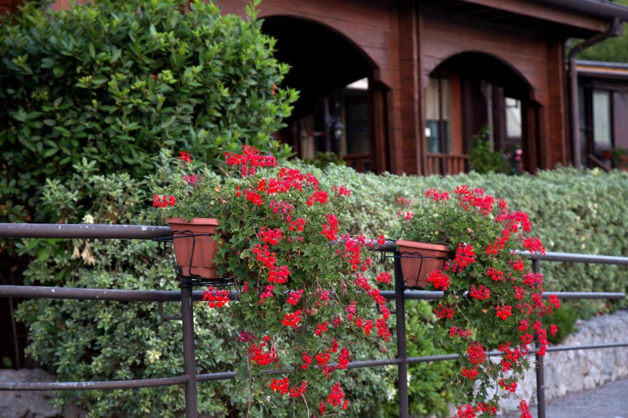 Agriturismo Il Mio Casale Villa Monte Colombo Buitenkant foto